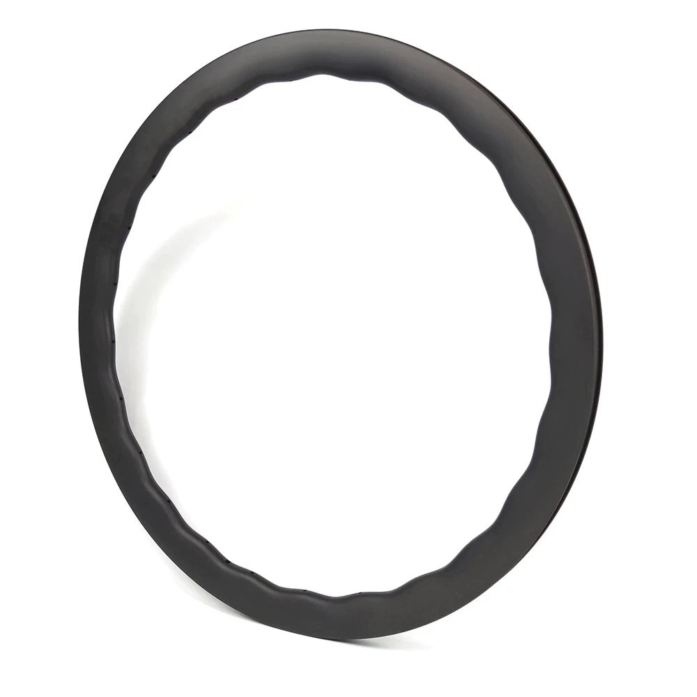 Carbon rim close-up - wavy design lightweight road wheel | BikeCarbonParts